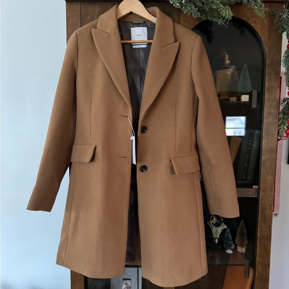 *NWT- Mango Lapelled Straight Cut Coat